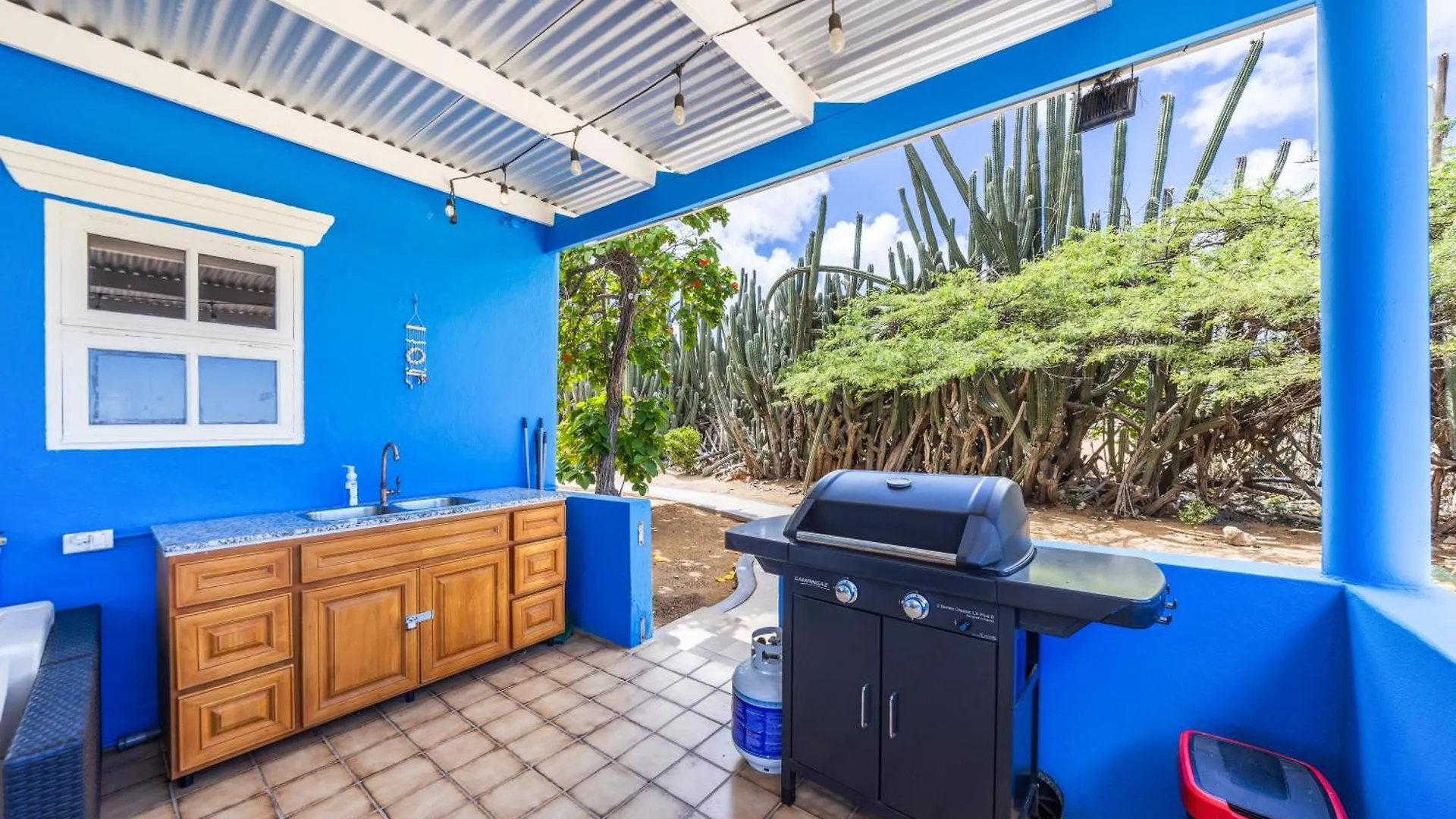Stylish 3Br Private Pool & Spacious Garden Oranjestad