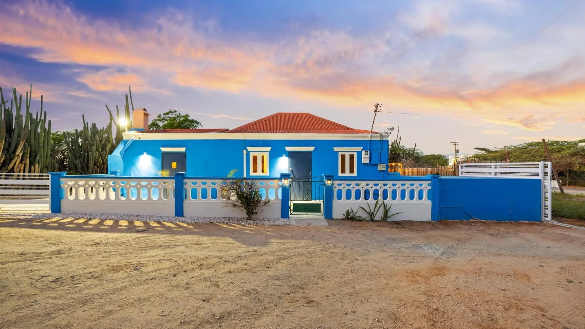 Casa de Férias Stylish 3Br Private Pool & Spacious Garden Oranjestad