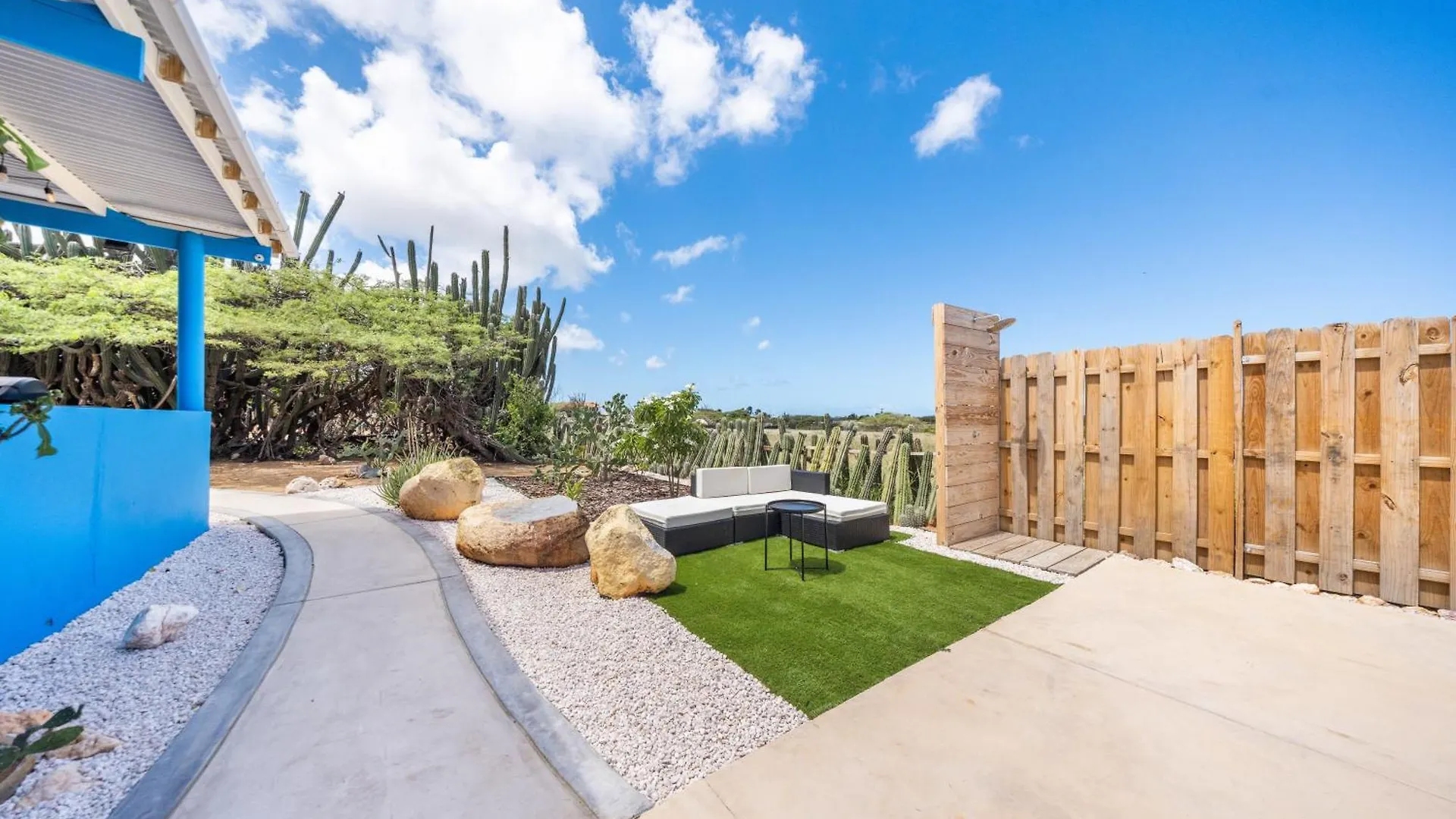 Casa de Férias Stylish 3Br Private Pool & Spacious Garden Oranjestad